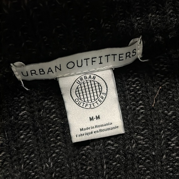 Urban Outfitters Cropped Knit Black Sweater Size M - Picture 4 of 5